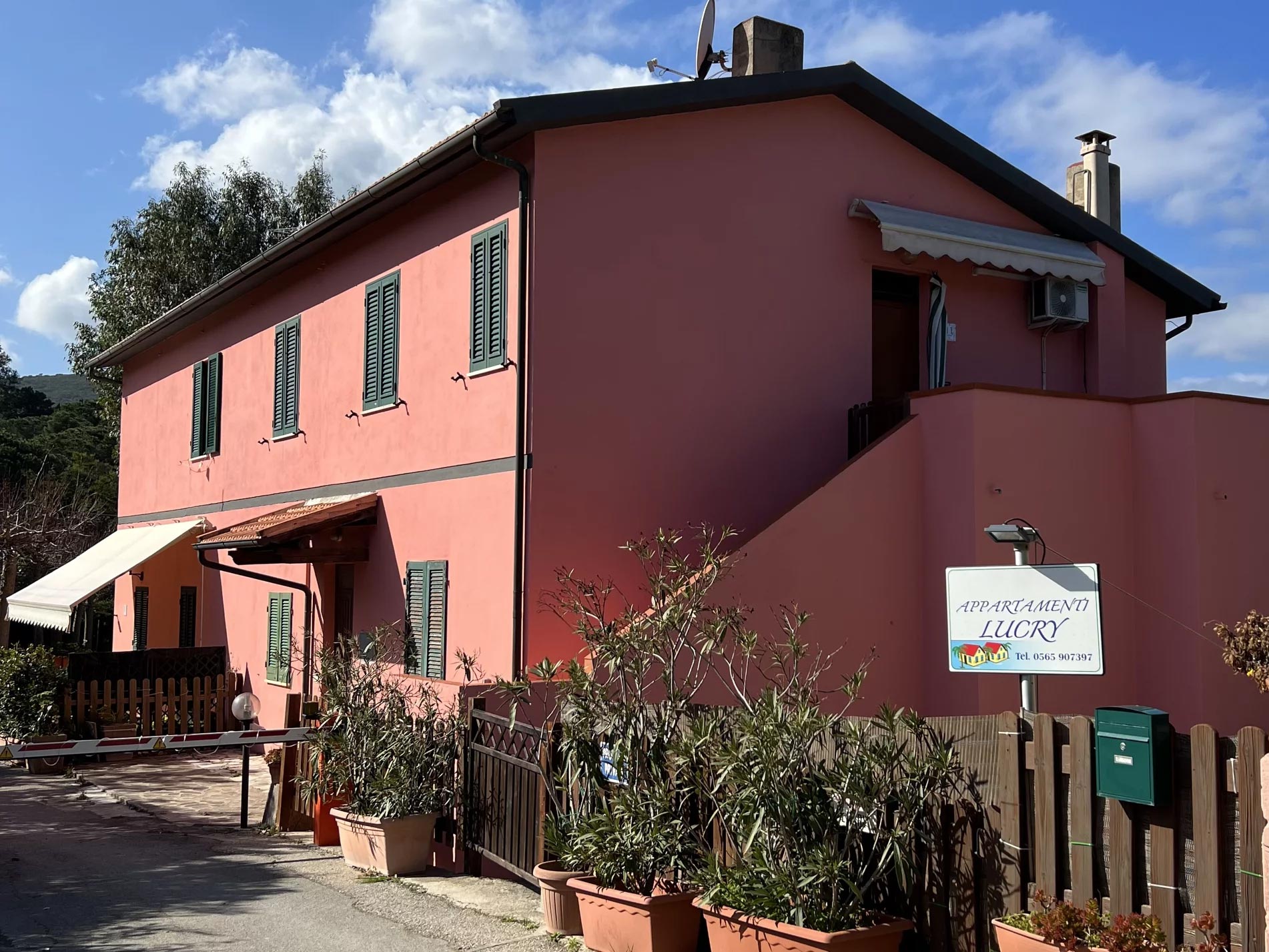 Appartamento Lucry con Blu Navy