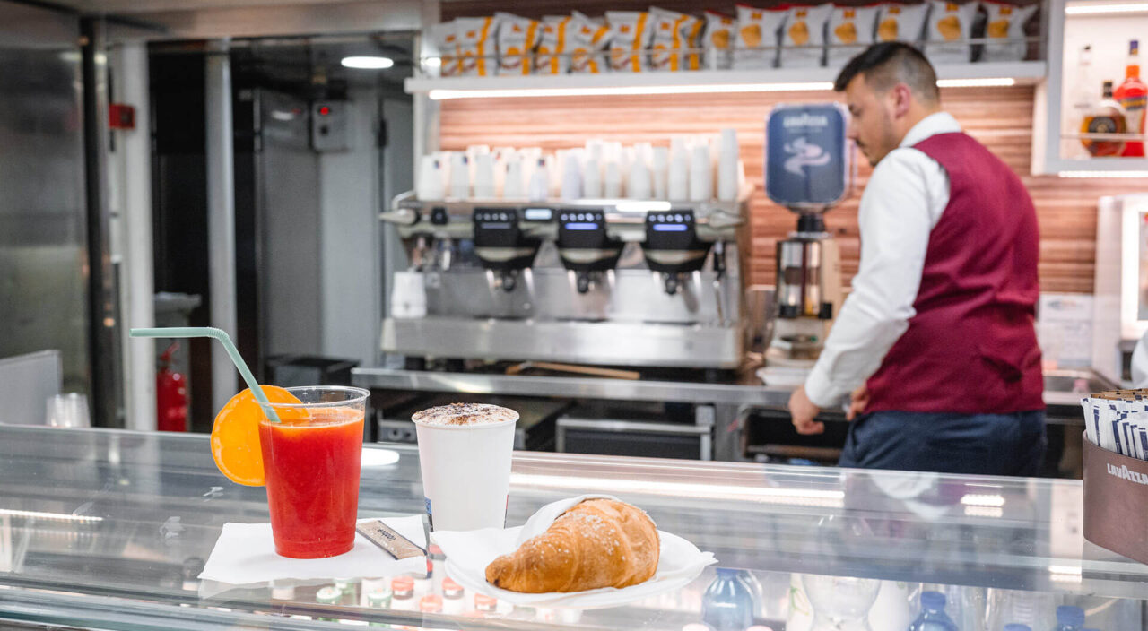 Colazione a bordo traghetto Isola Elba