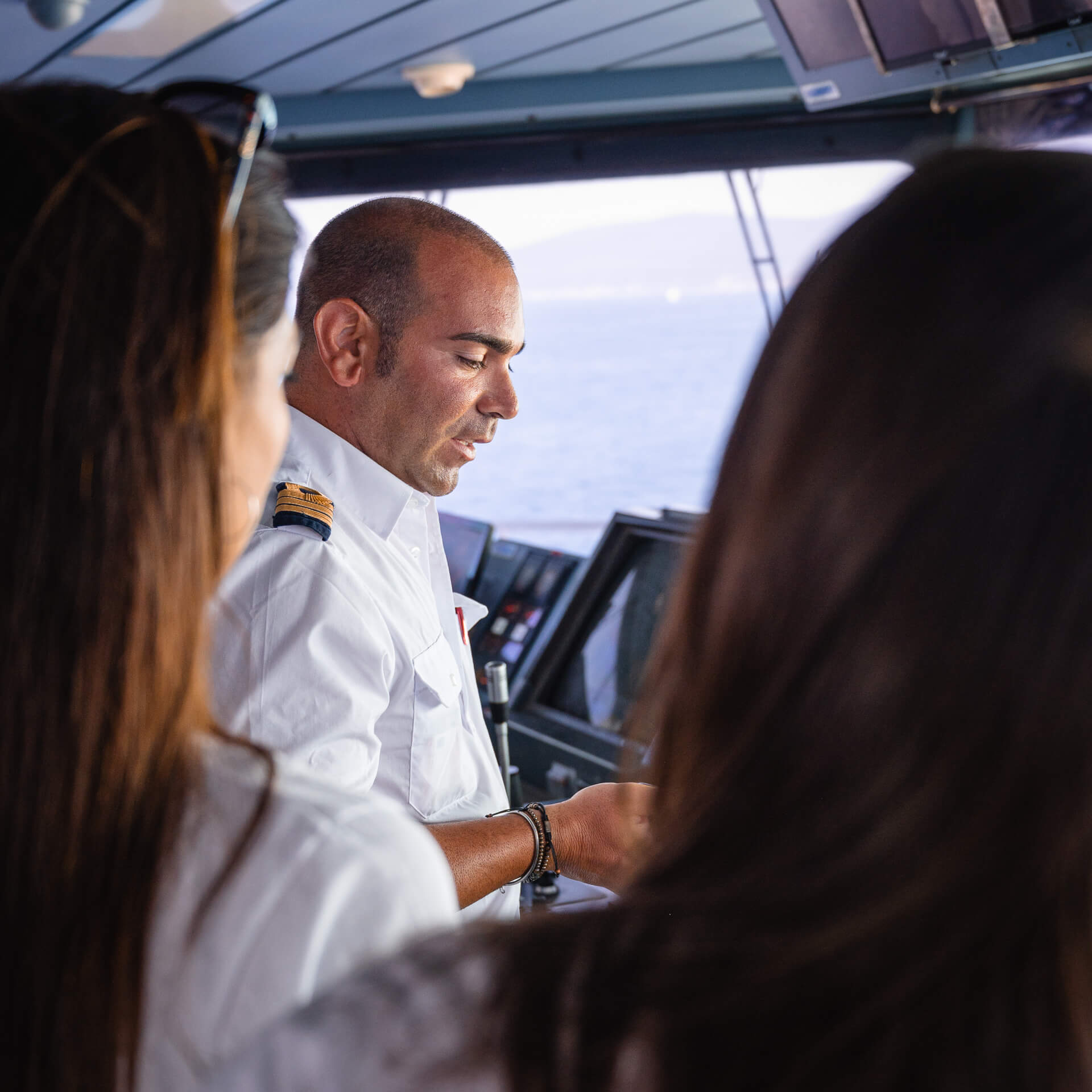 Comandante con modelle Miss Italia 2023 Elba