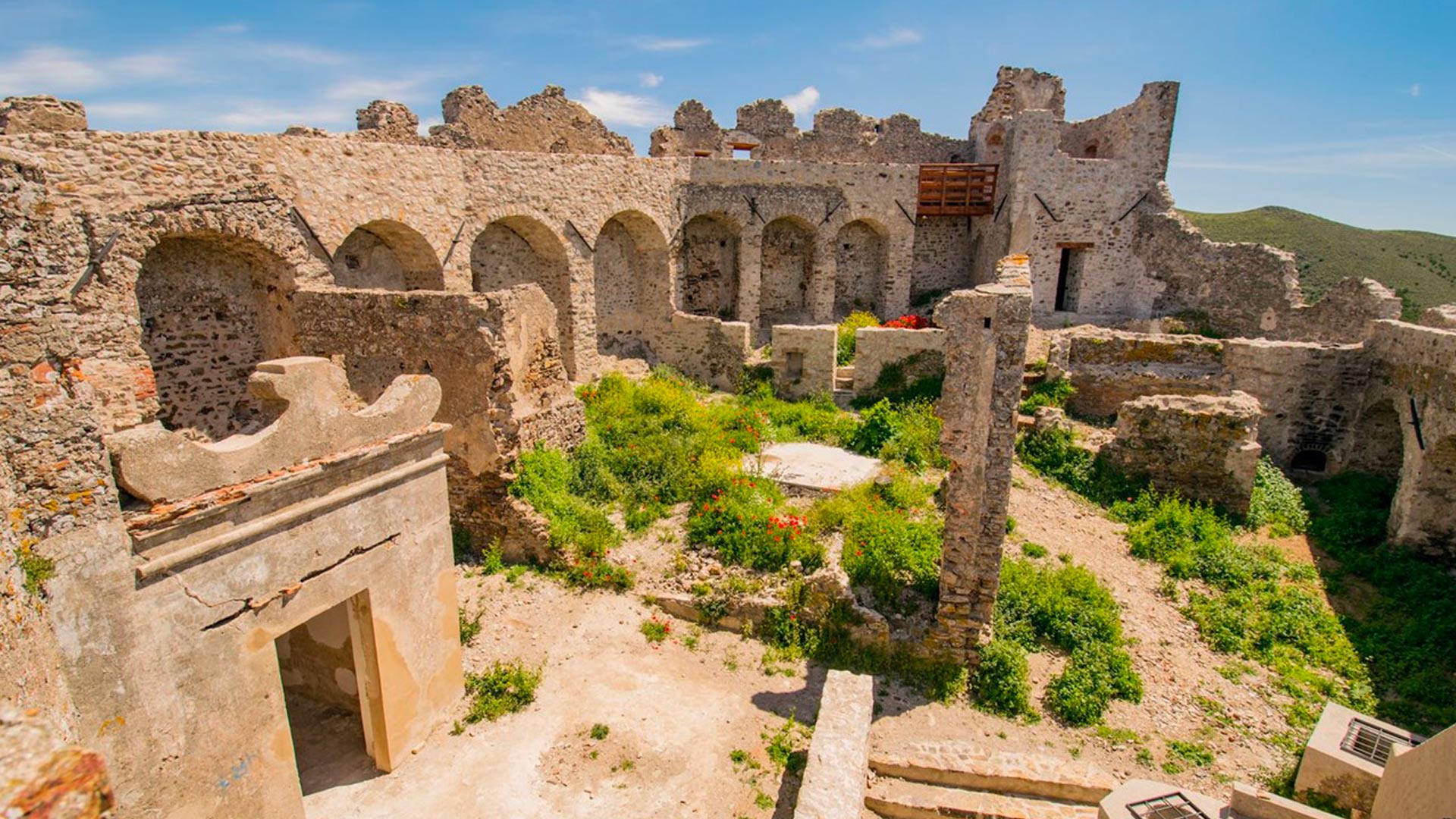 Piombino museo del castello Elba con Blu Navy