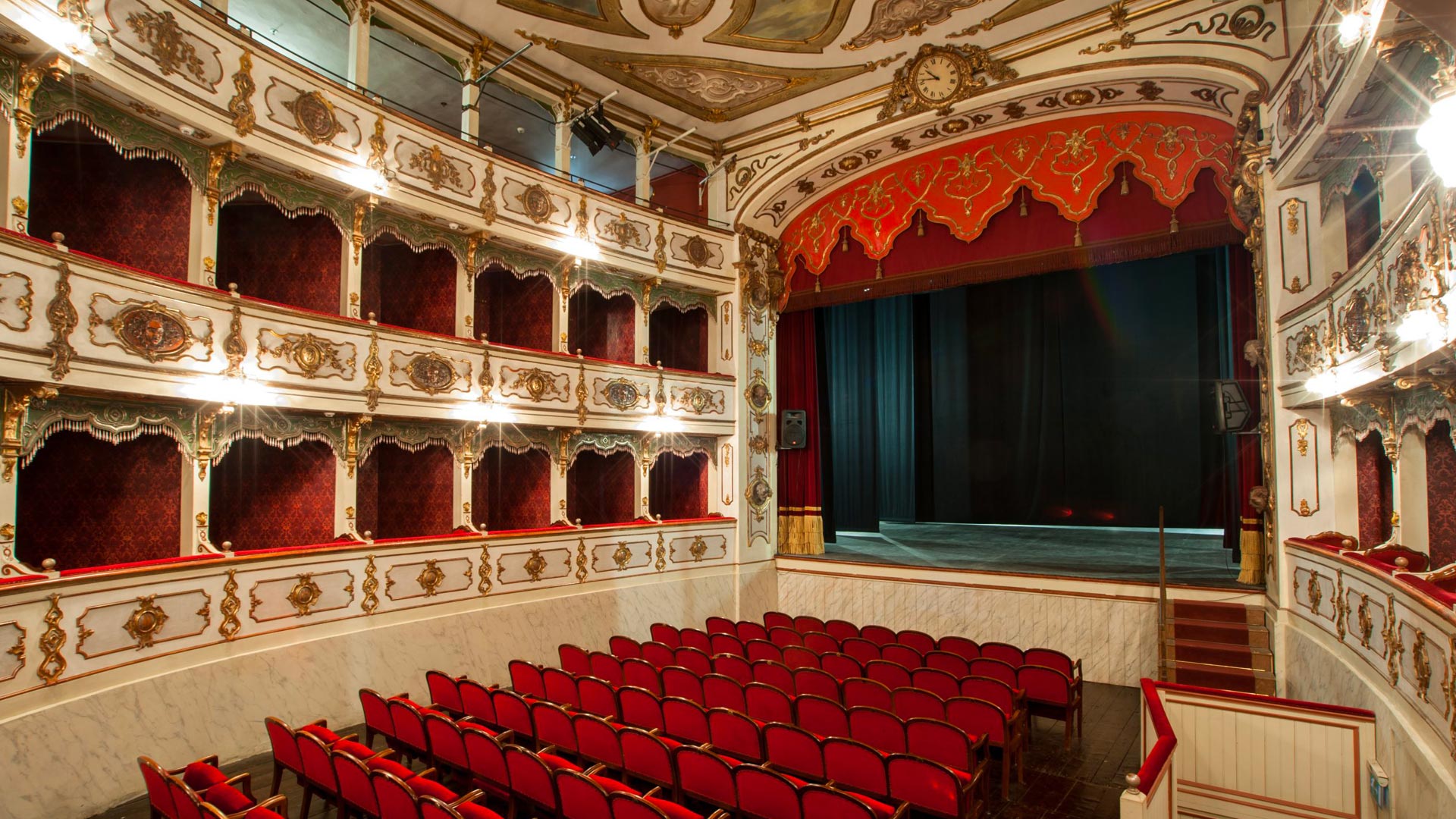 Piombino teatro giuseppe verdi Elba con Blu Navy