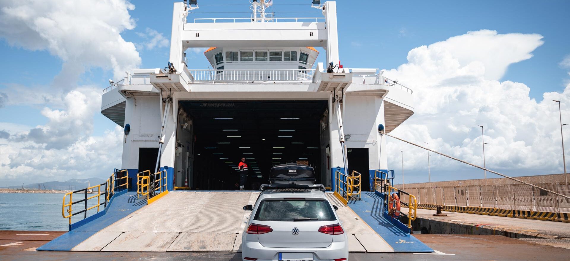 Sconto nativi 1 passeggero con auto Blu Navy