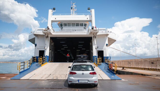 Sconto nativi 1 passeggero con auto Blu Navy