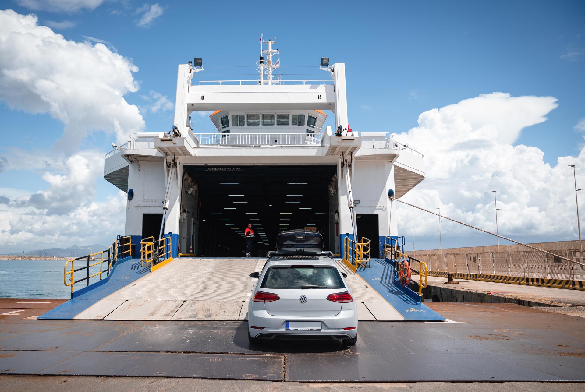 Sconto nativi 1 passeggero con auto Blu Navy