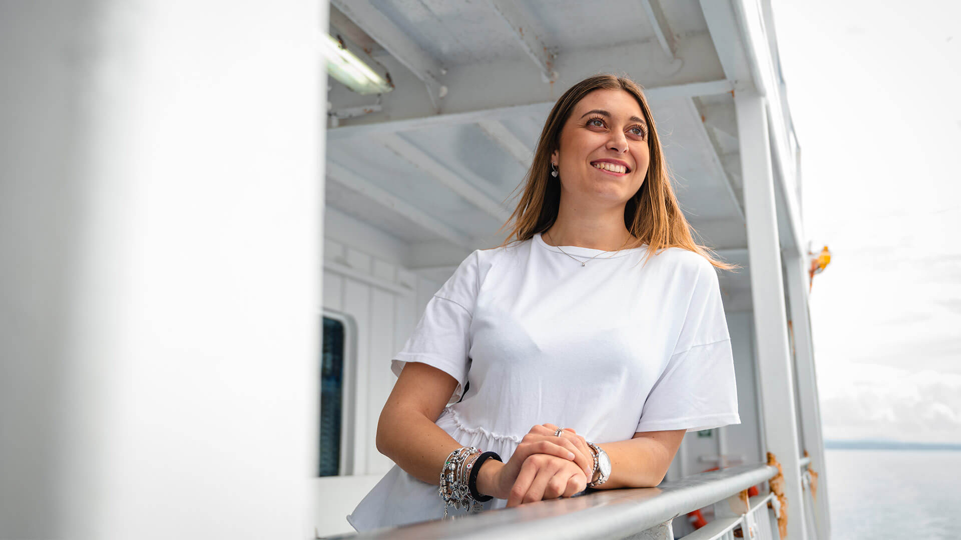 Spazi aperti traghetto Blu Navy isola Elba