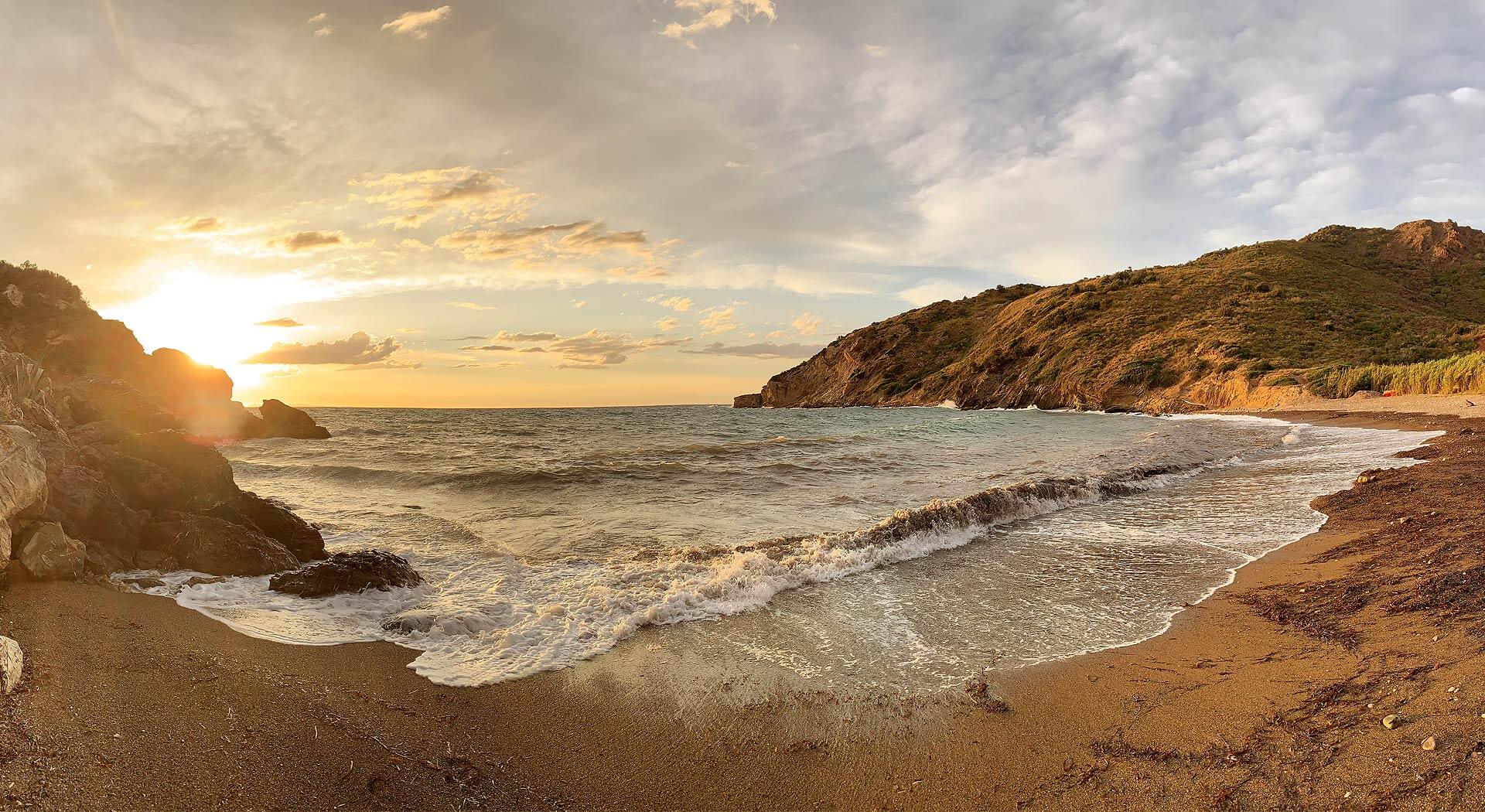 Spiaggia Isola Elba con Blu Navy Traghetti