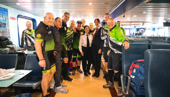 Viaggiare in gruppo con Blu Navy traghetti