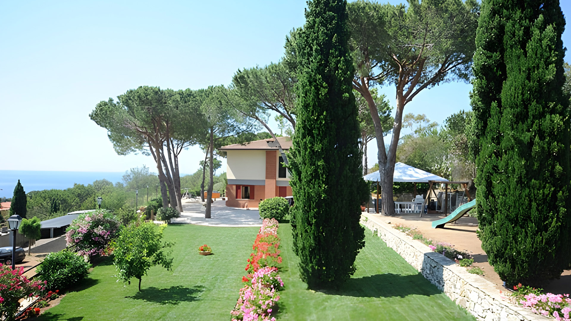 Villa Capitorsola con BluNavy Traghetti