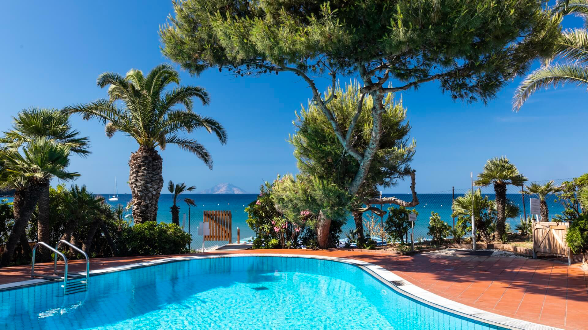 hotel antares con BluNavy traghetti