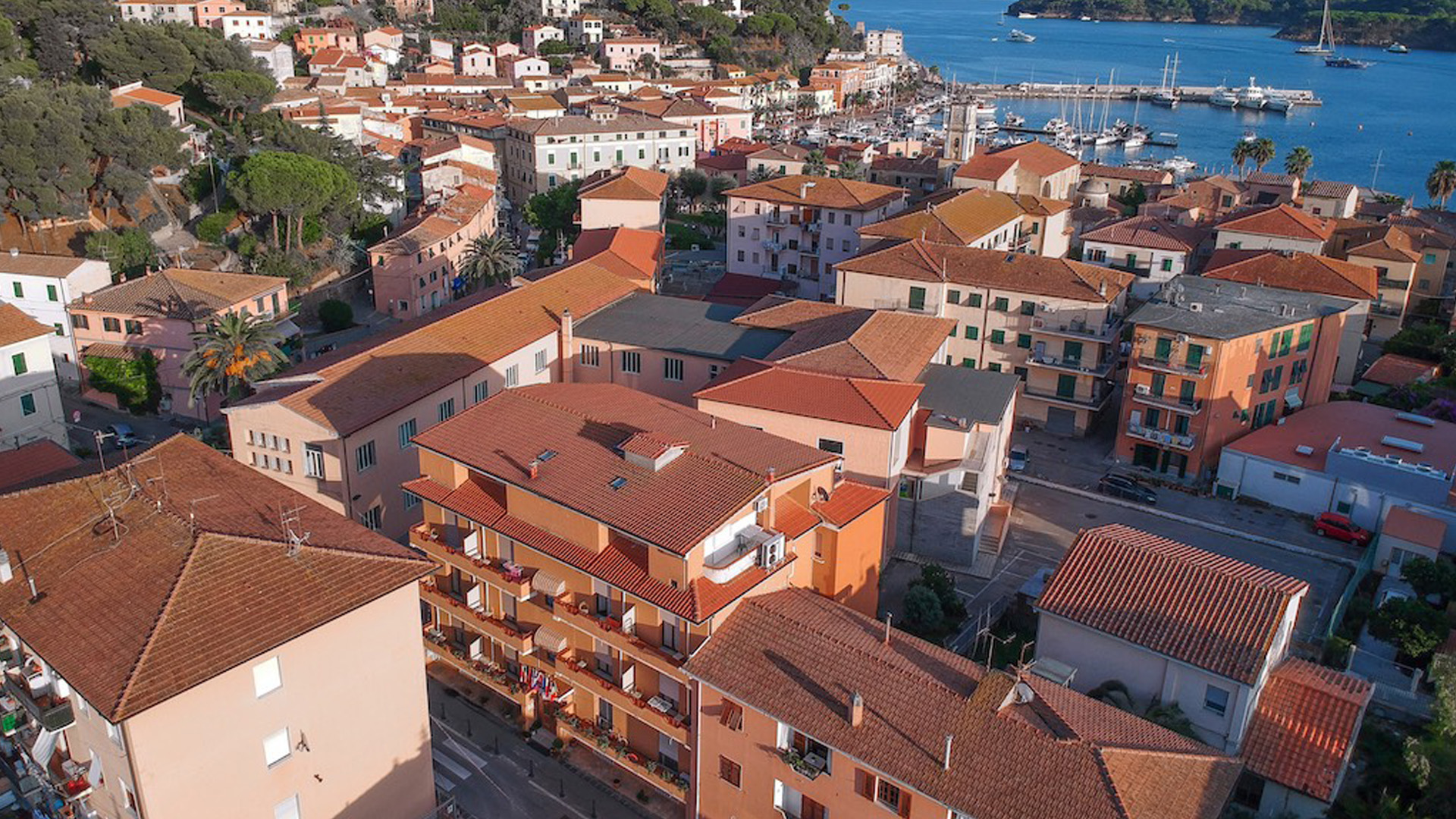 hotel due torri con BluNavy traghetti