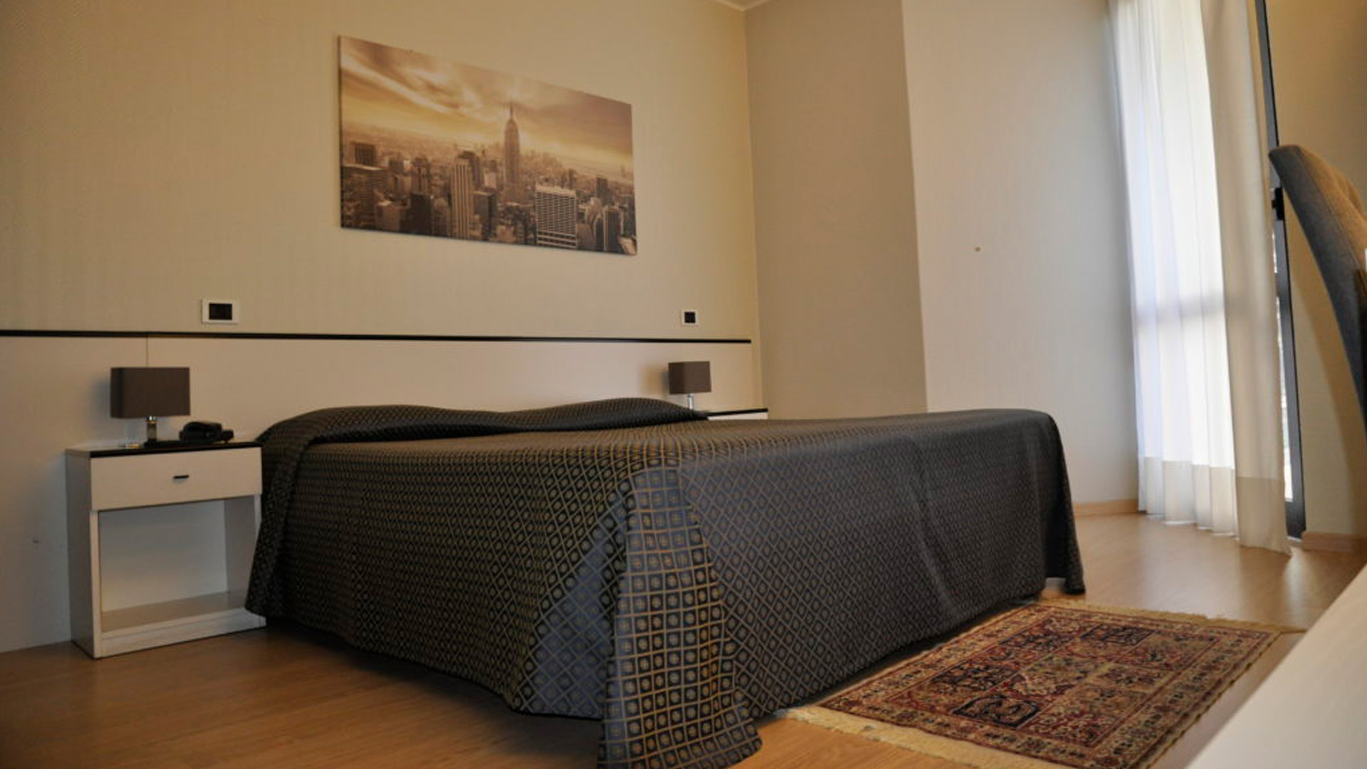 hotel est con BluNavy traghetti