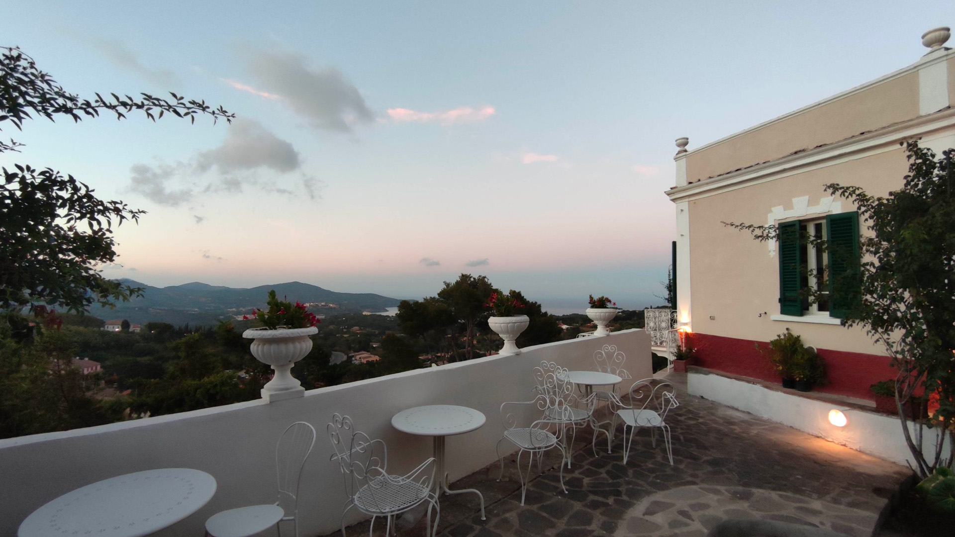 hotel golfo azzurro con BluNavy traghetti