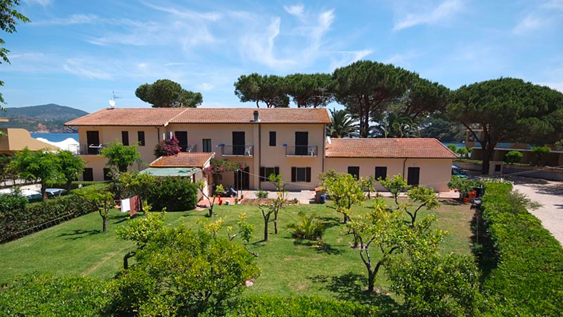 hotel la voce del mare con BluNavy traghetti