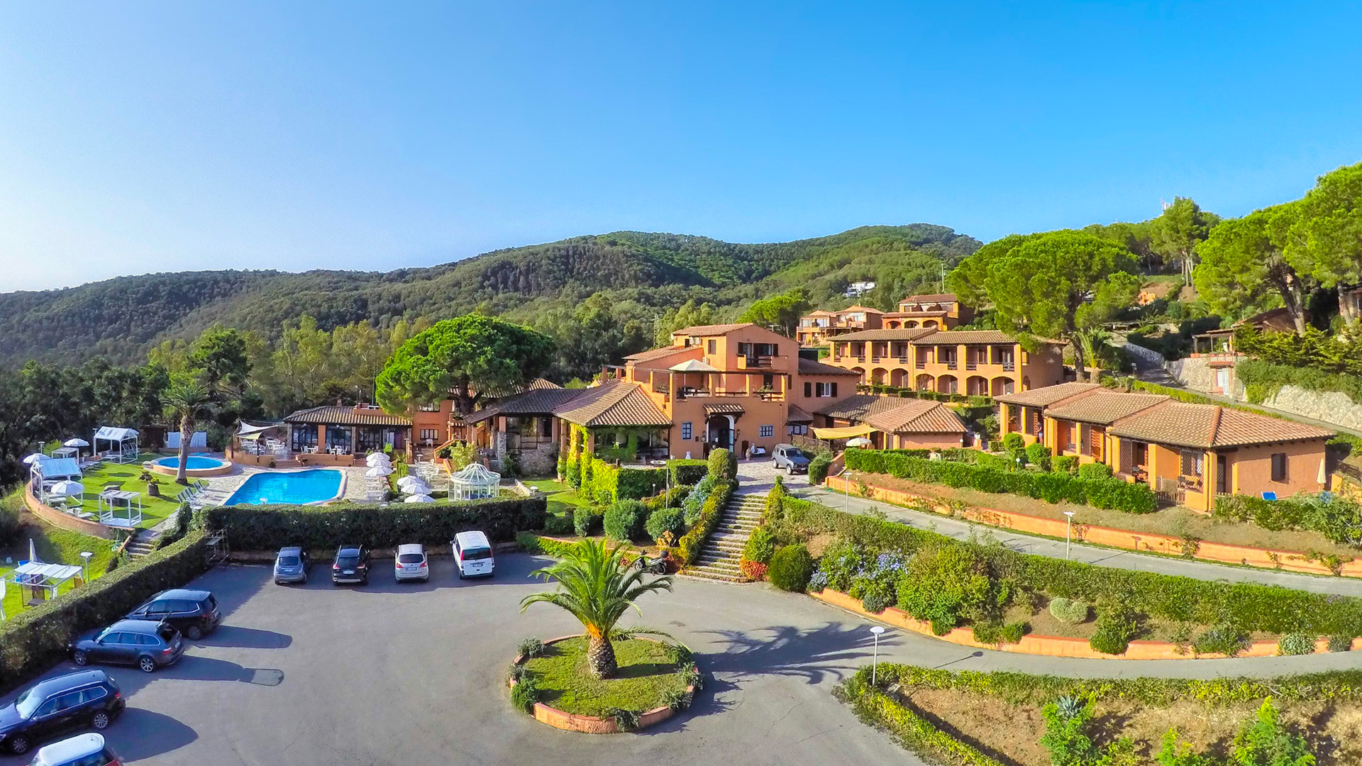 hotel le picchiaie con BluNavy traghetti