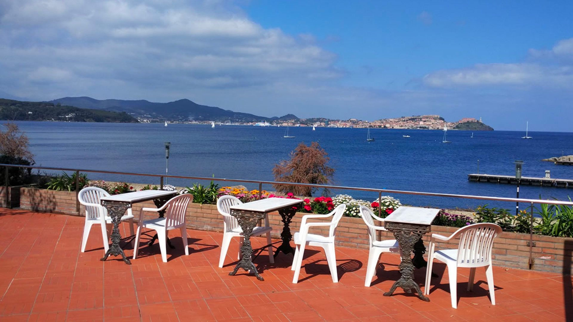 hotel mare con BluNavy traghetti