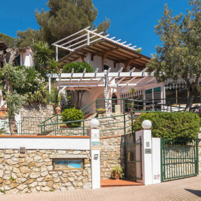 hotel paradiso con BluNavy traghetti