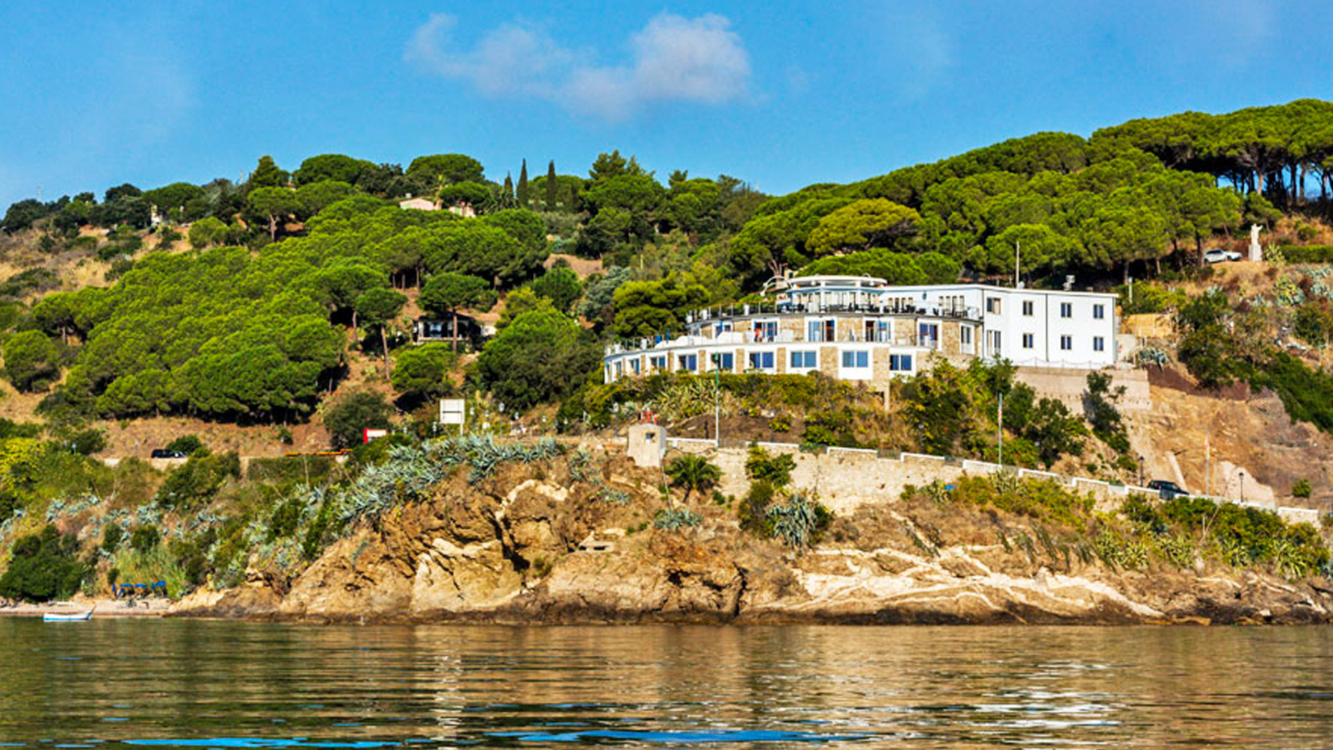 hotel plaza con BluNavy traghetti