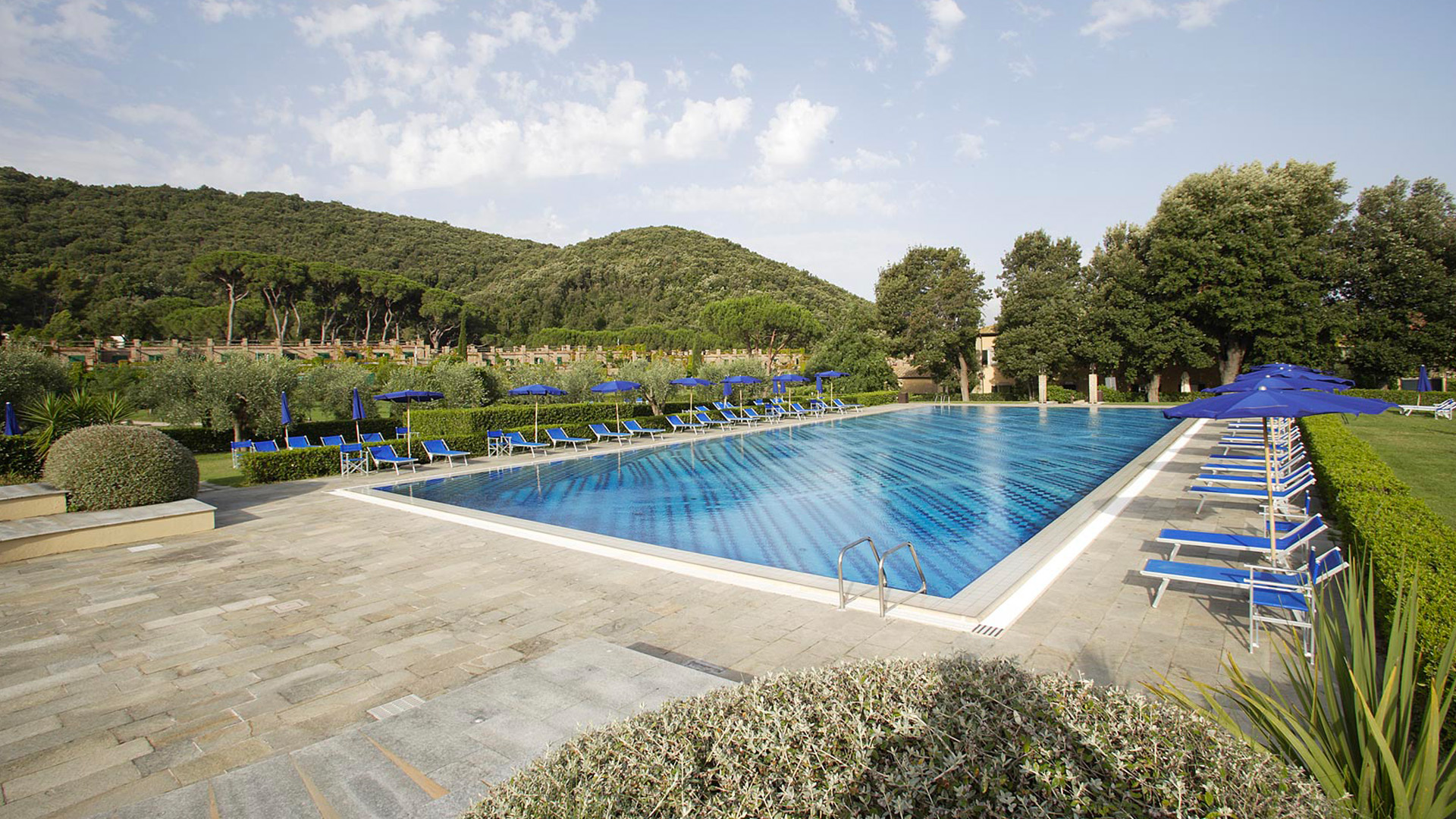 hotel sant anna del volterraio con BluNavy traghetti