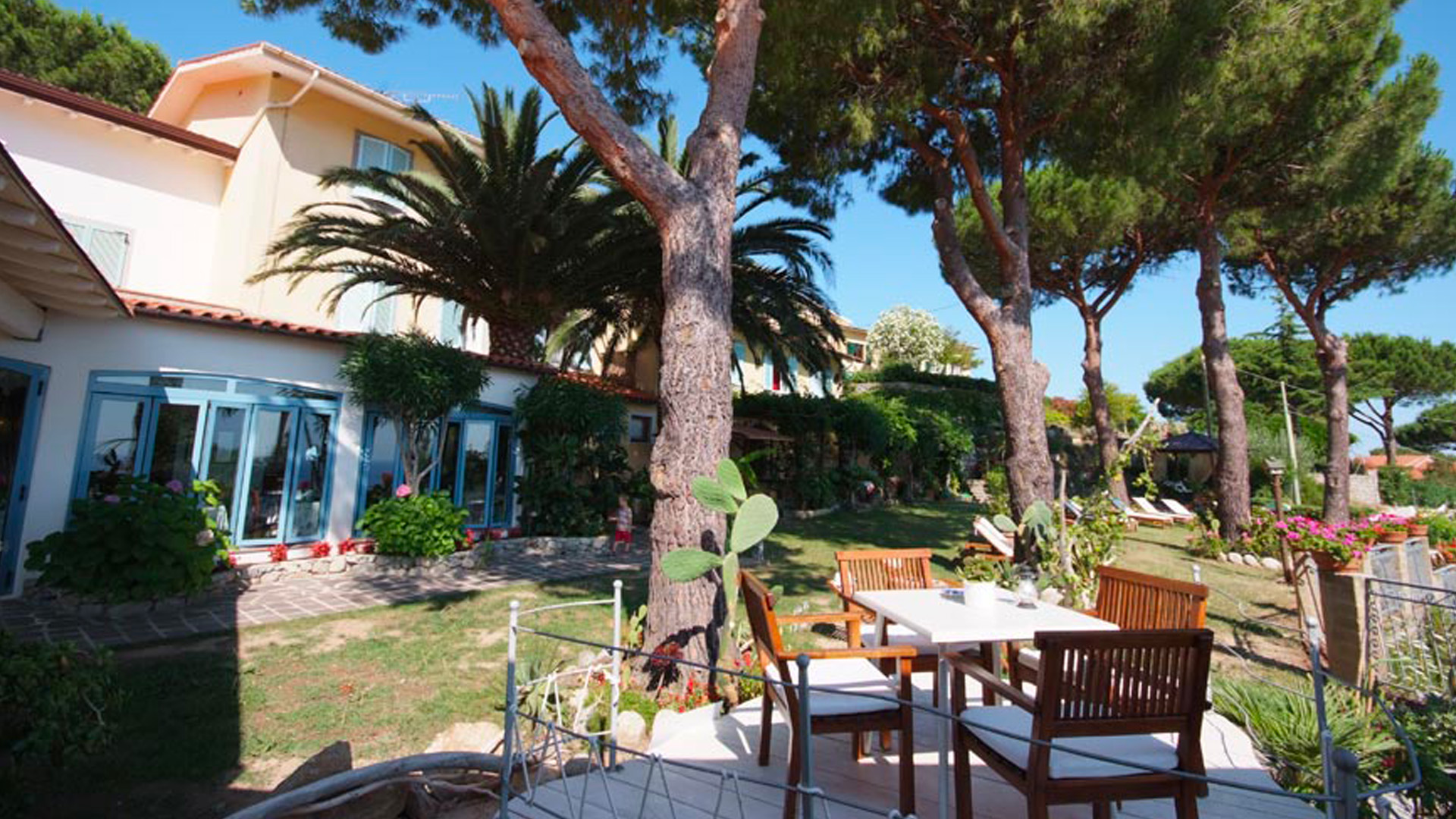 hotel santandrea con BluNavy traghetti