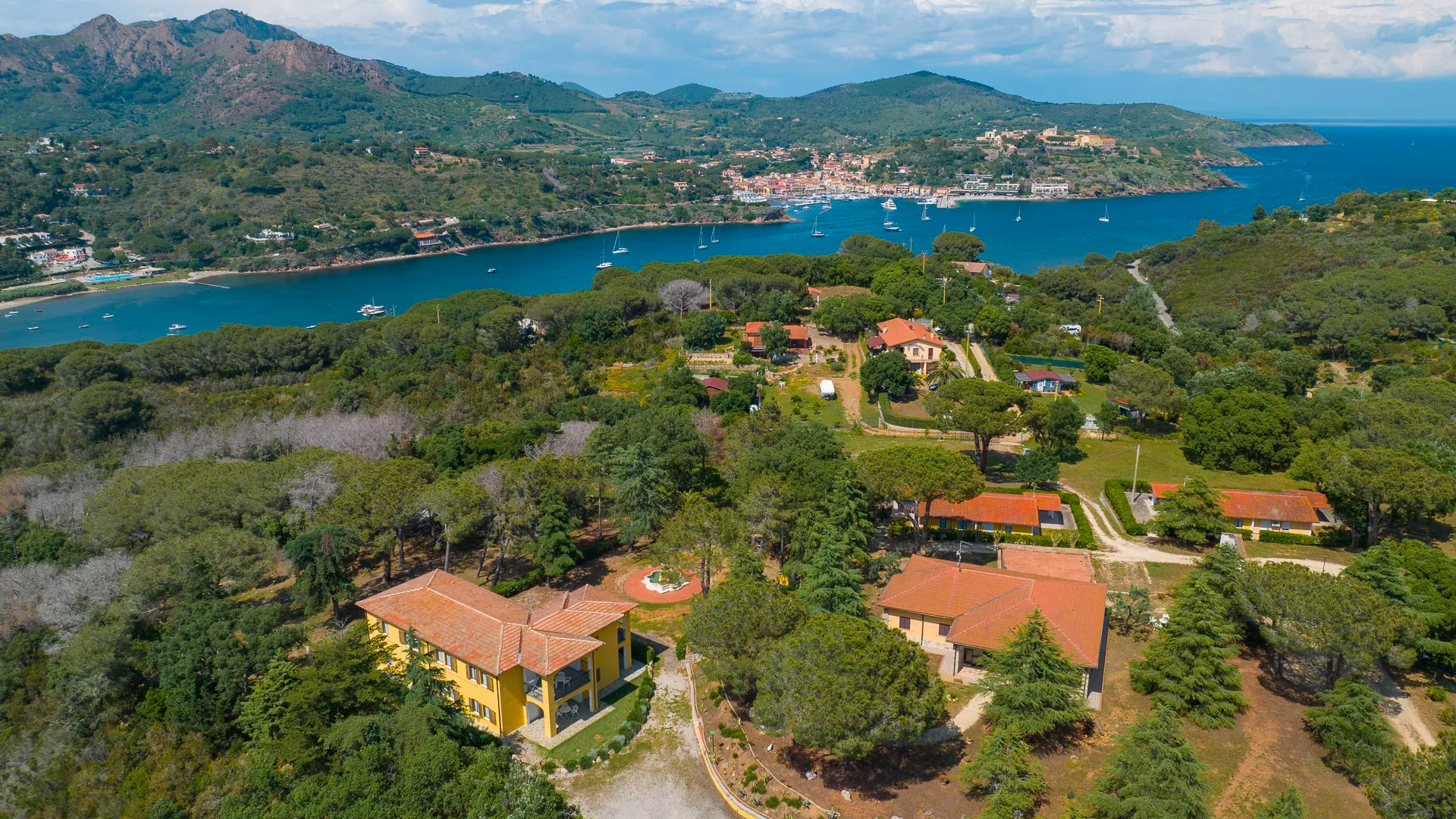 residence villino nel bosco con BluNavy traghetti