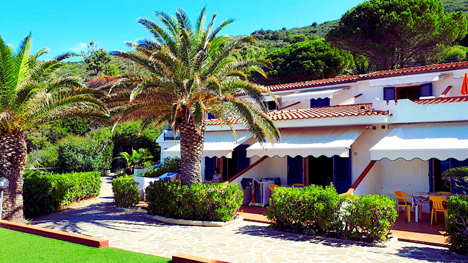 villaggio innamorata con BluNavy traghetti